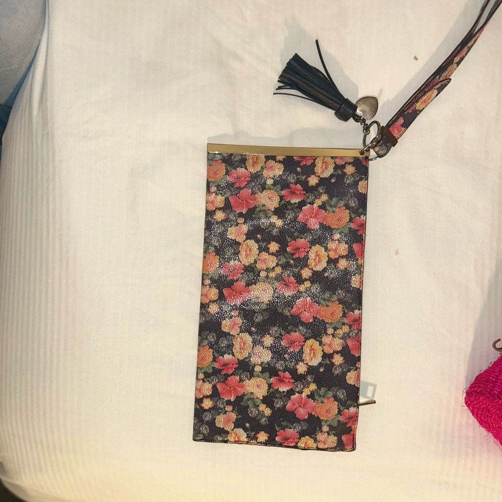 Floral‎ Wristlet Clutch